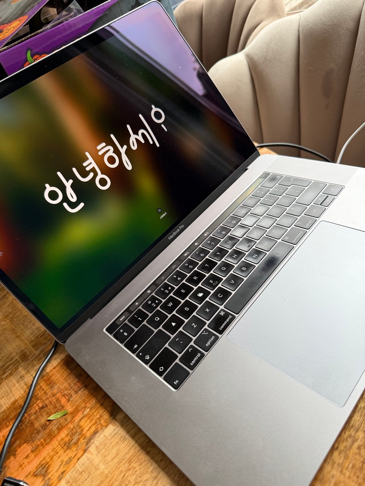 Apple MacBook Pro 2018 15.4" touchbar Spacegrijs, MacBook Pro, Gebruikt, 2 tot 3 Ghz, 512 GB
