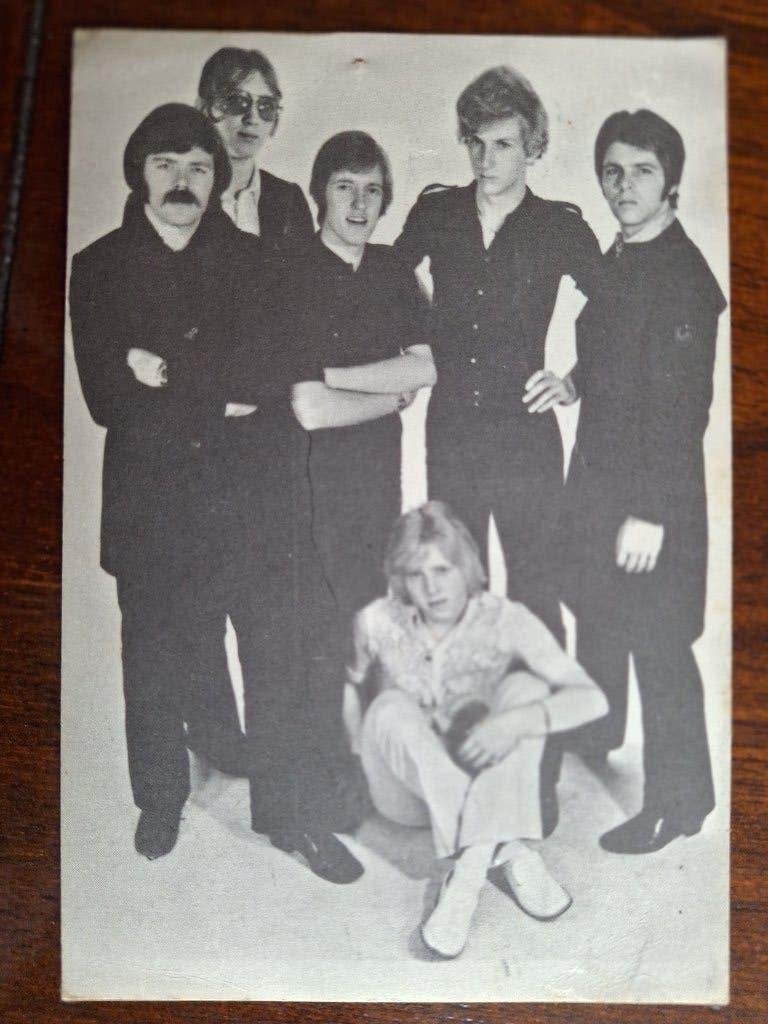 Roek’s Family promotiefoto, muziek historie, Verzamelen, Ophalen of Verzenden, Zo goed als nieuw, Boek, Tijdschrift of Artikel