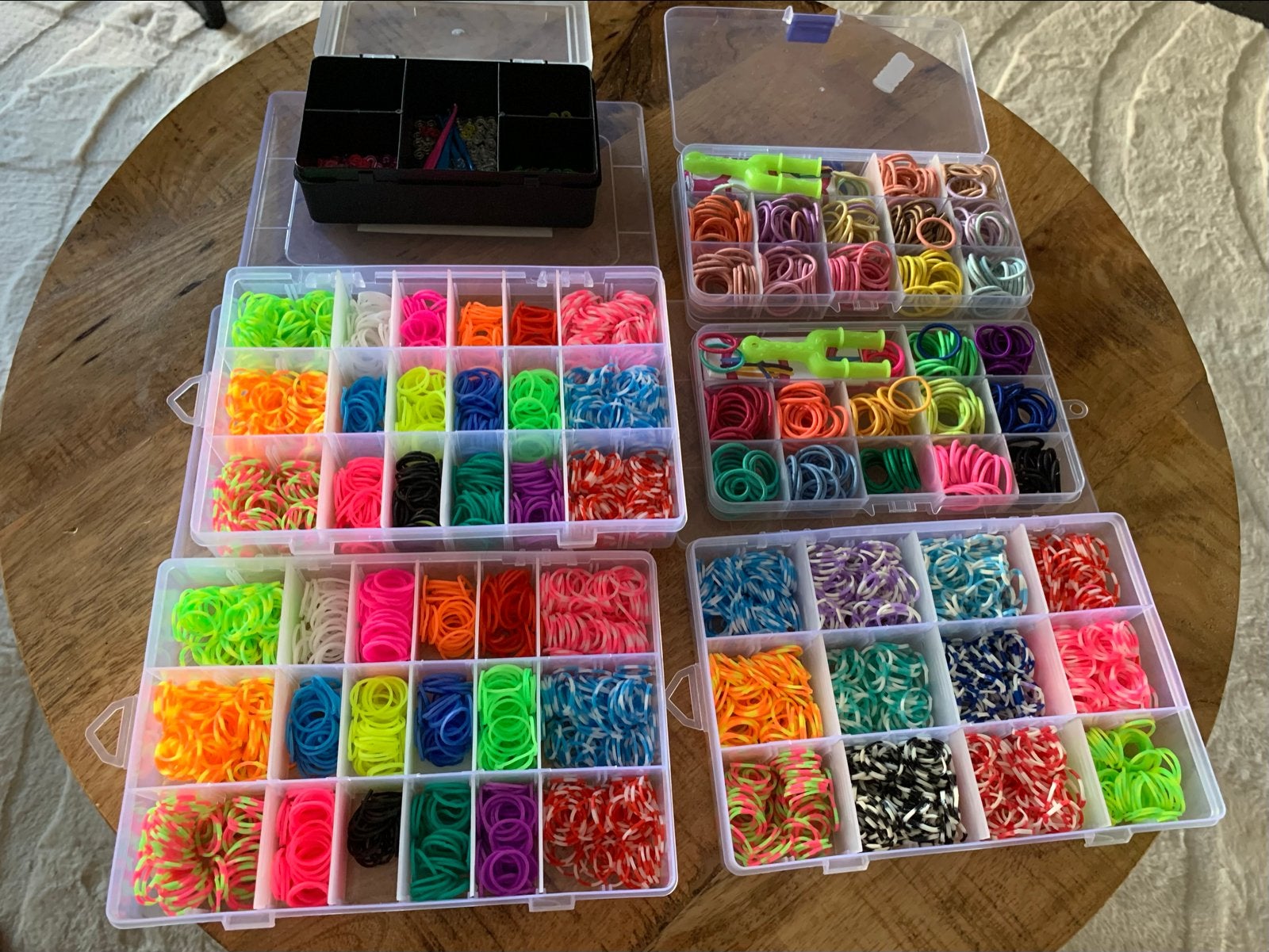 Grote set Loom bandjes met slotjes en accessoires, Meerkleurig, Ophalen of Verzenden, Zo goed als nieuw, Kunststof