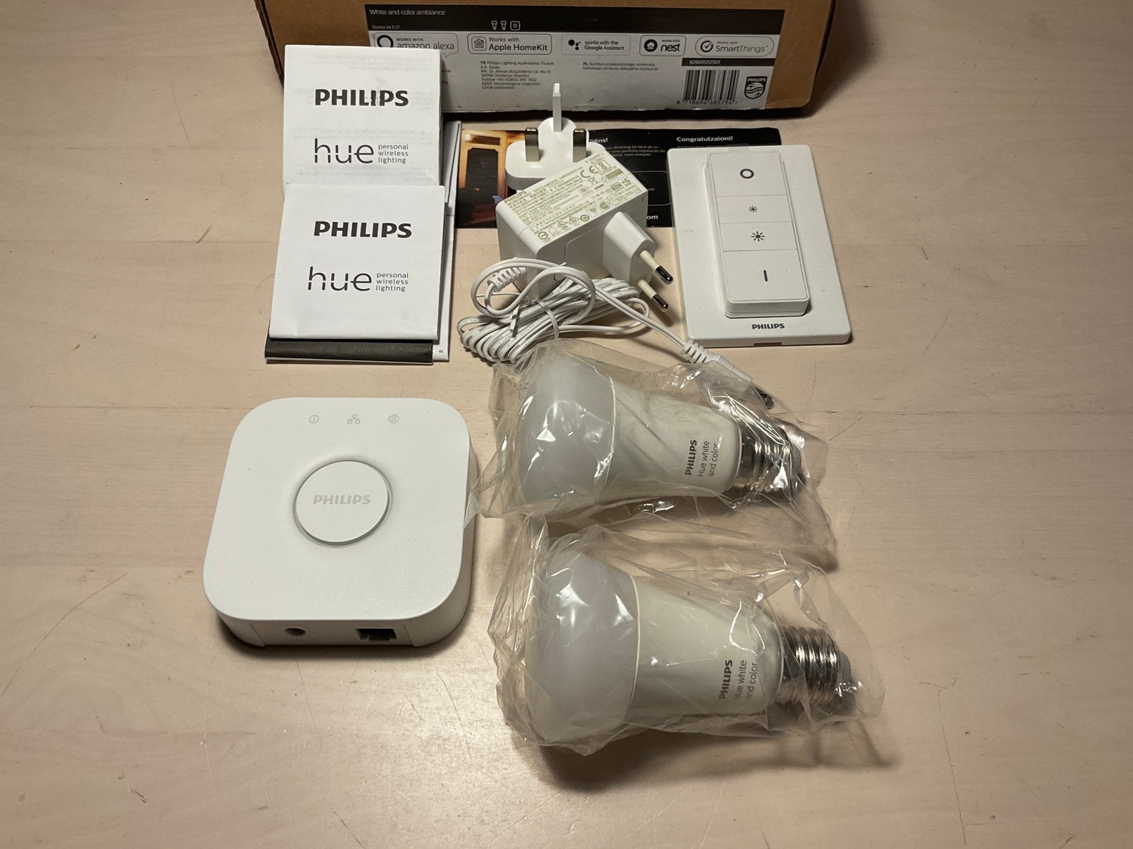 Philips Hue white ambiance e27 starter kit NIEUW, Met afstandsbediening, Nieuw, Philips Hue, E27 (groot)