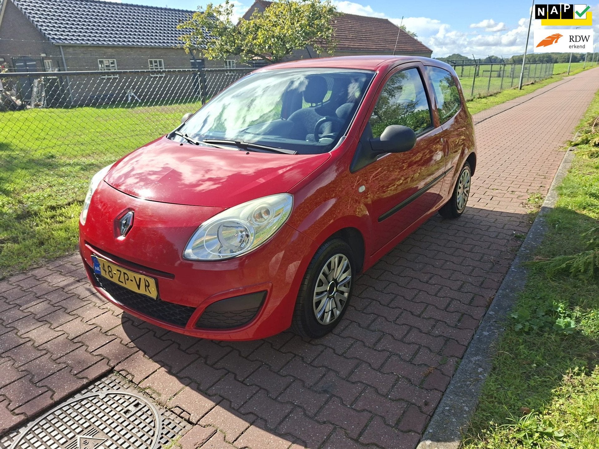 Renault Twingo 1.2 Acces NWE APK 1495€, Voorwielaandrijving, Twingo, Gebruikt, 31 €/maand