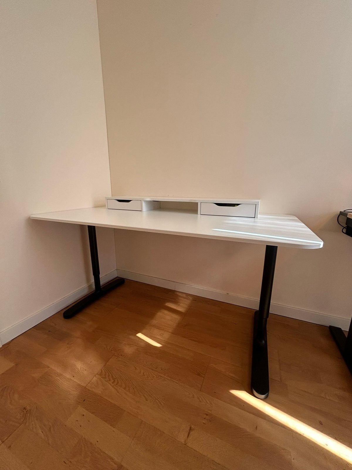 IKEA Bekant bureau 160x80, Huis en Inrichting, Ophalen, In hoogte verstelbaar, Zo goed als nieuw