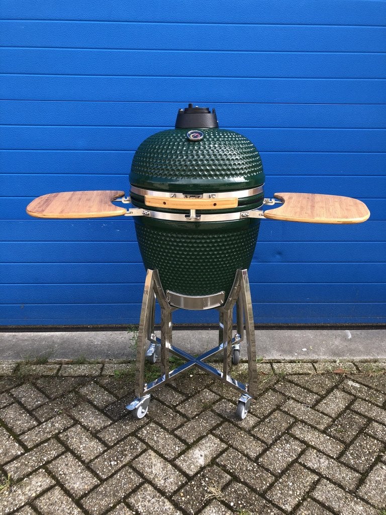 Keramische barbecue of oven type green egg rood