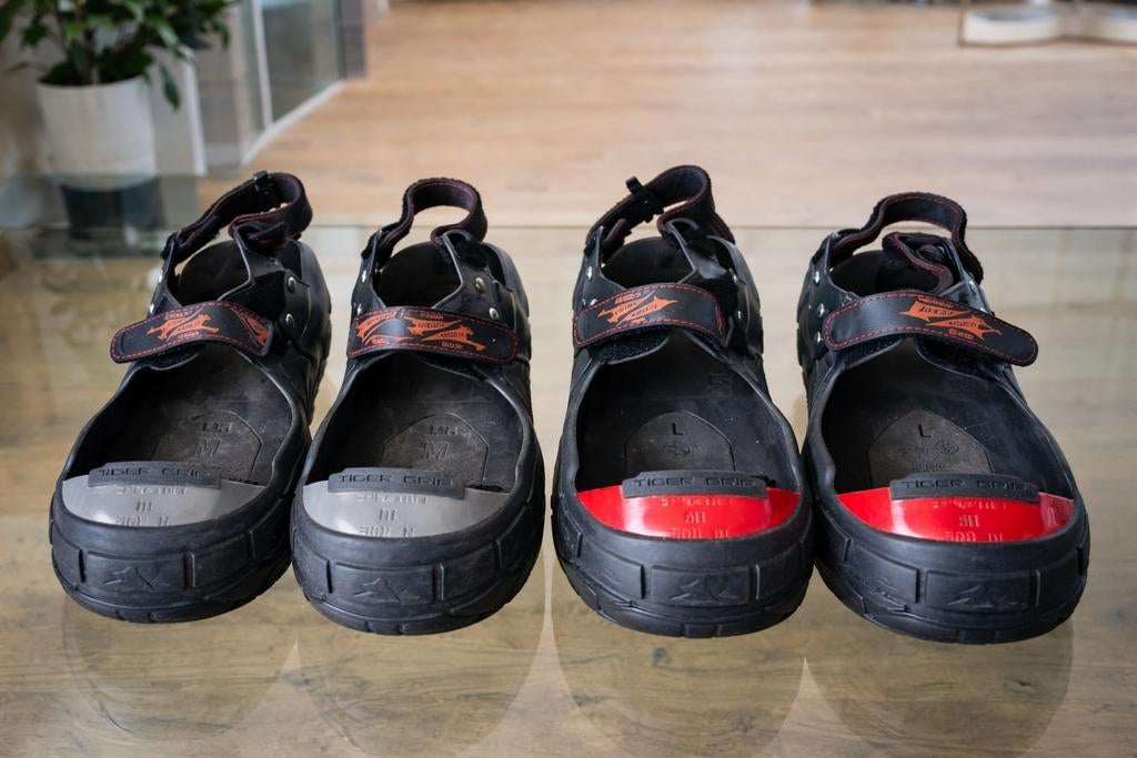 2 paar stalen neuzen Tiger Grip overschoenen in goede staat, Ophalen of Verzenden