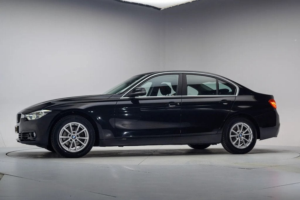 BMW 3 Serie 318i Executive Sport Aut. [ LED Navi Sportstoele, Auto's, Automaat, 136 pk, Zwart, Origineel Nederlands