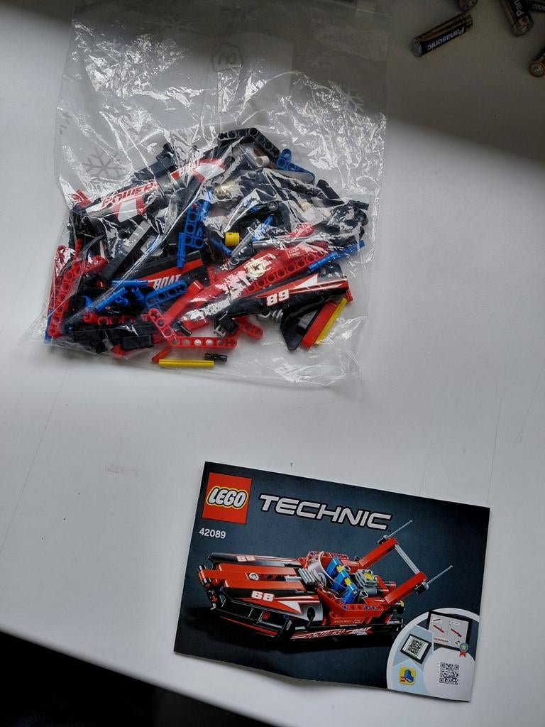 Lego Technic 42089 - Racemotorboot (mist 4 onderdelen), Kinderen en Baby's, Speelgoed | Duplo en Lego, Gebruikt, Lego, Ophalen of Verzenden