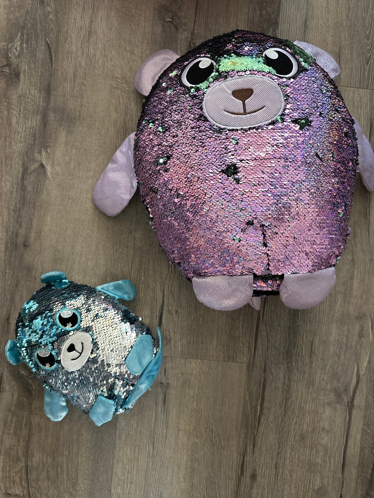 Twee knuffels met pailletten: beer en dolfijn, Paars, Gebruikt, Beer, Ophalen of Verzenden