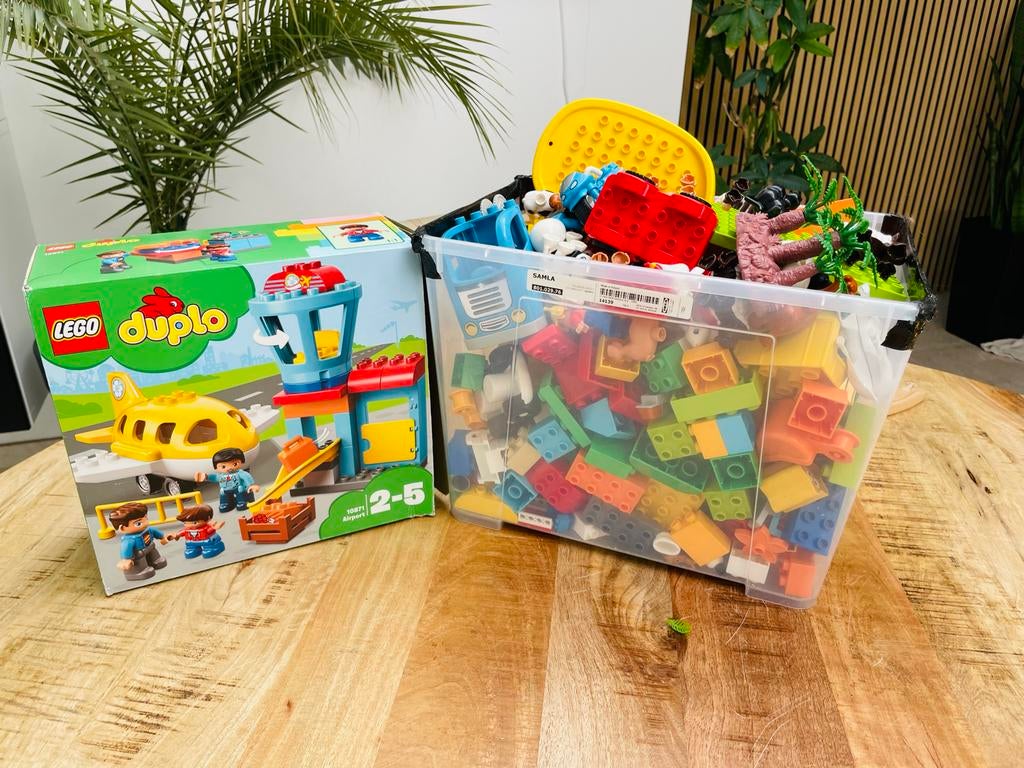Grote partij LEGO Duplo met luchthaven en dieren, Ophalen, Inclusief minifiguren, Gebruikt, Overige thema's