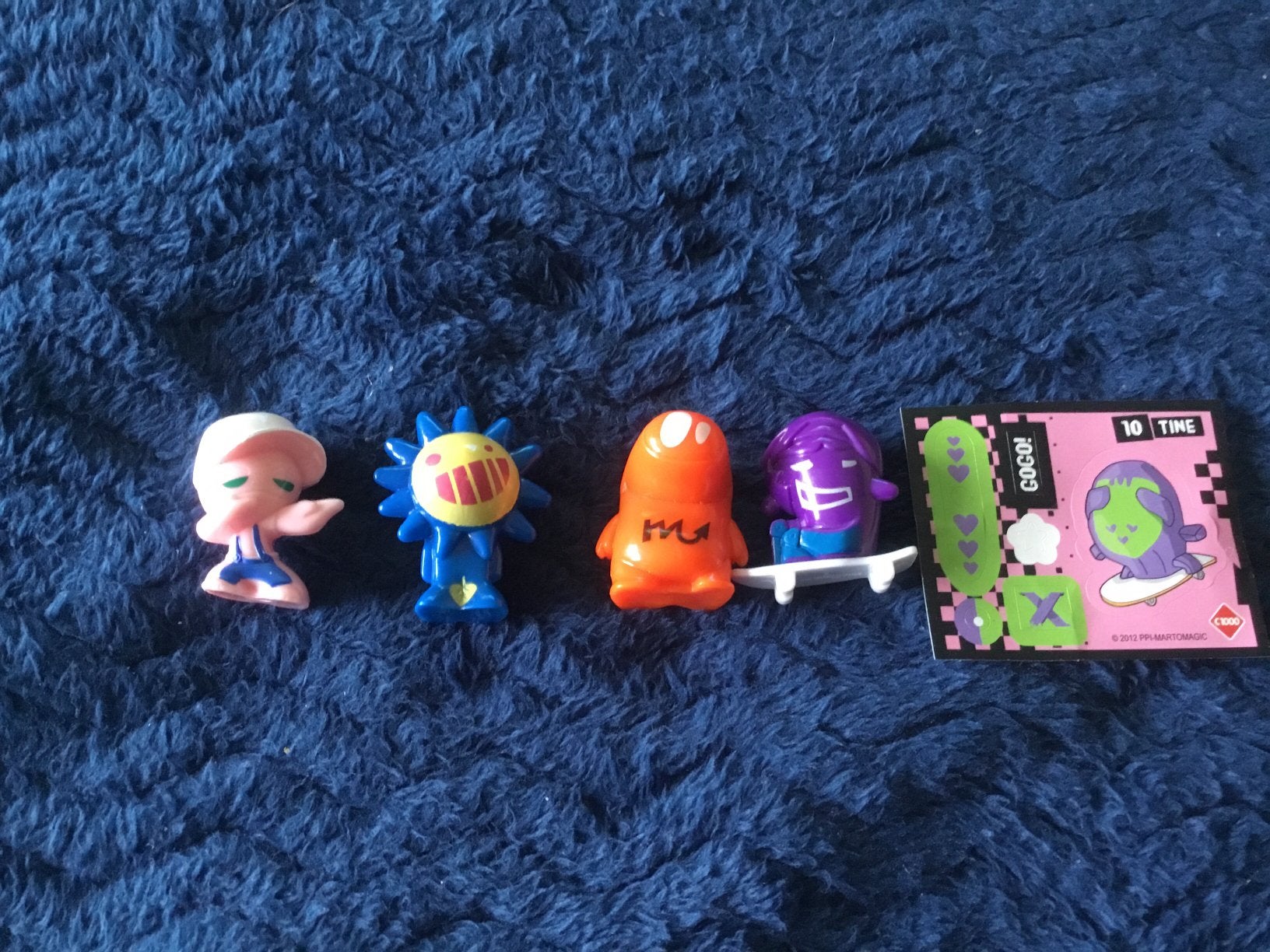 4 gogo poppetjes en 1 sticker C-1000, C1000, Ophalen