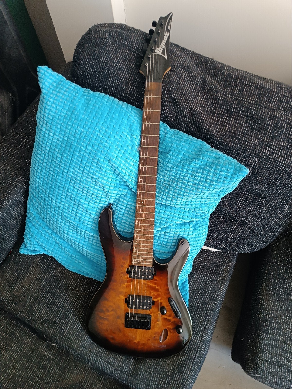 Ibanez S-Series S621QM/S521 + gratis Tobago Gigbag, Muziek en Instrumenten, Snaarinstrumenten | Gitaren | Elektrisch, Ophalen