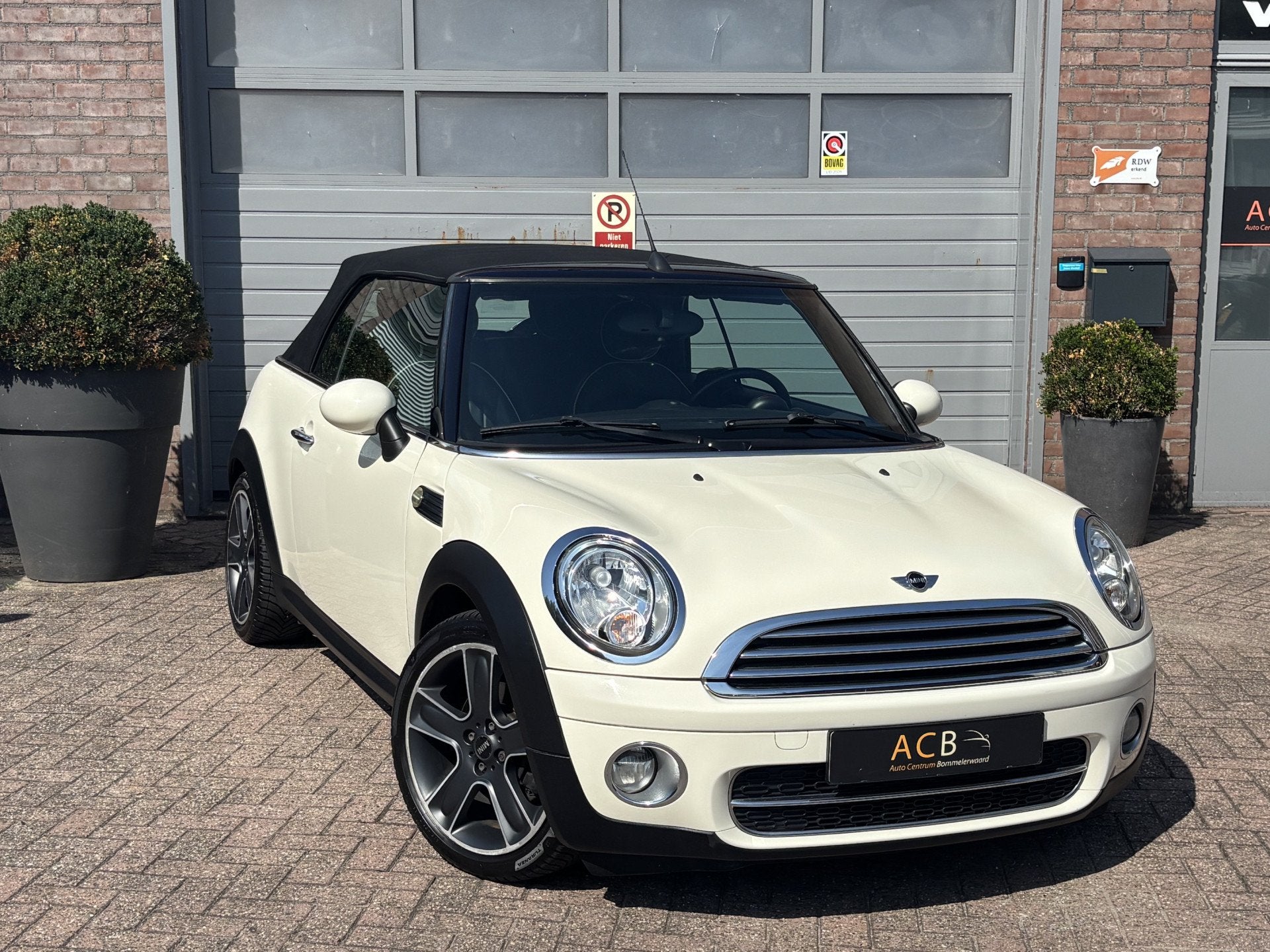 MINI Cabrio 1.6 Cooper Cabrio. (bj 2009), Auto's, Gebruikt, 4 cilinders, Cabriolet, 4 stoelen