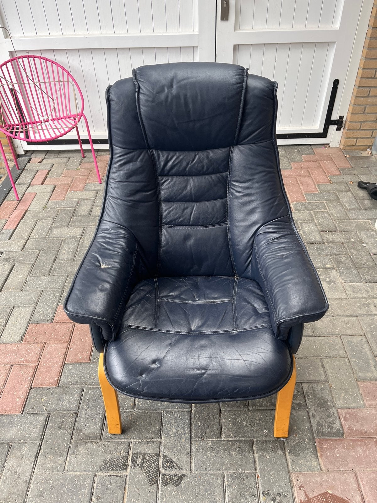 Comfortabele donkerblauwe leren fauteuil, Ophalen, Gebruikt, Blauw, Leer