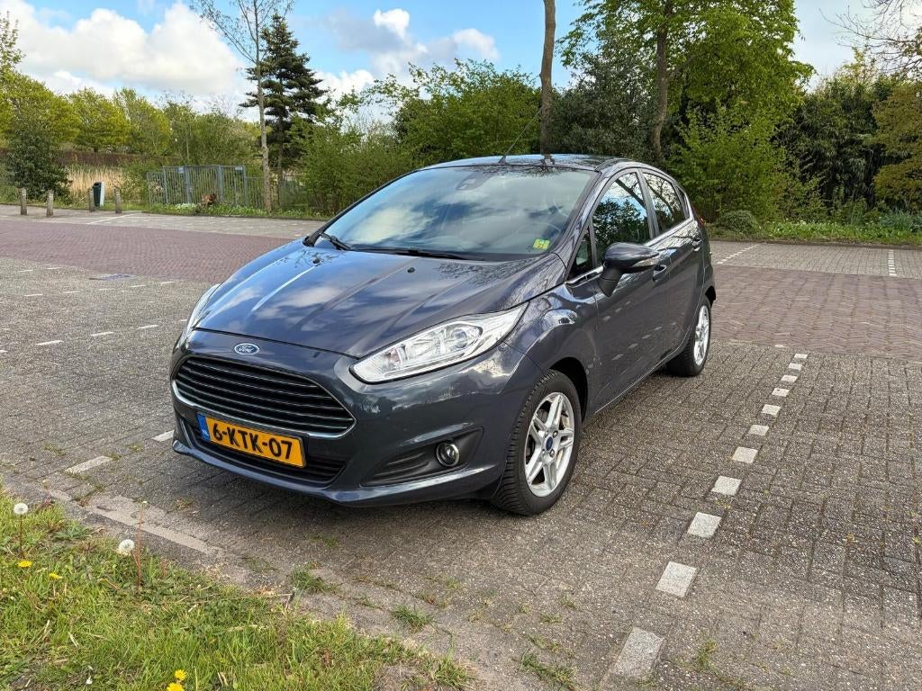 Ford Fiesta 1.0 EcoBoost Titanium – 2013 – 161.424 km, Auto's, Ford, Voorwielaandrijving, Metallic lak, 101 pk, 40 €/maand
