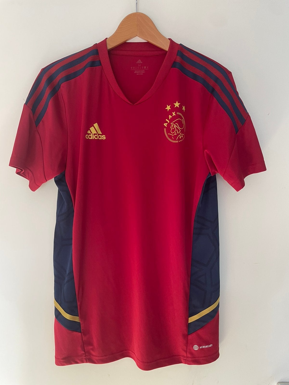 Adidas Ajax Trainingsshirt uit seizoen 22/23 maat M., Maat 48/50 (M), Ophalen of Verzenden, Zo goed als nieuw, Voetbal