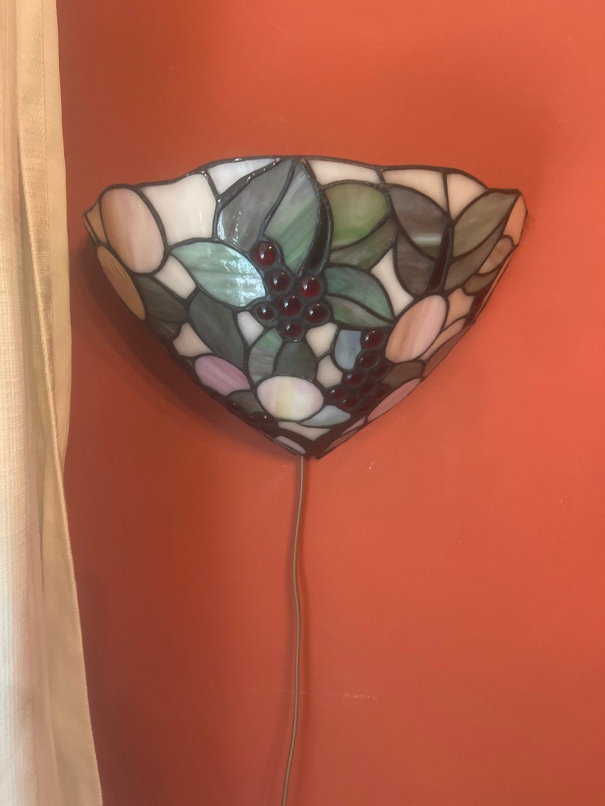Tiffany Stijl Wandlamp met Druivenmotief, Huis en Inrichting, Lampen | Wandlampen, Ophalen, Gebruikt, Glas
