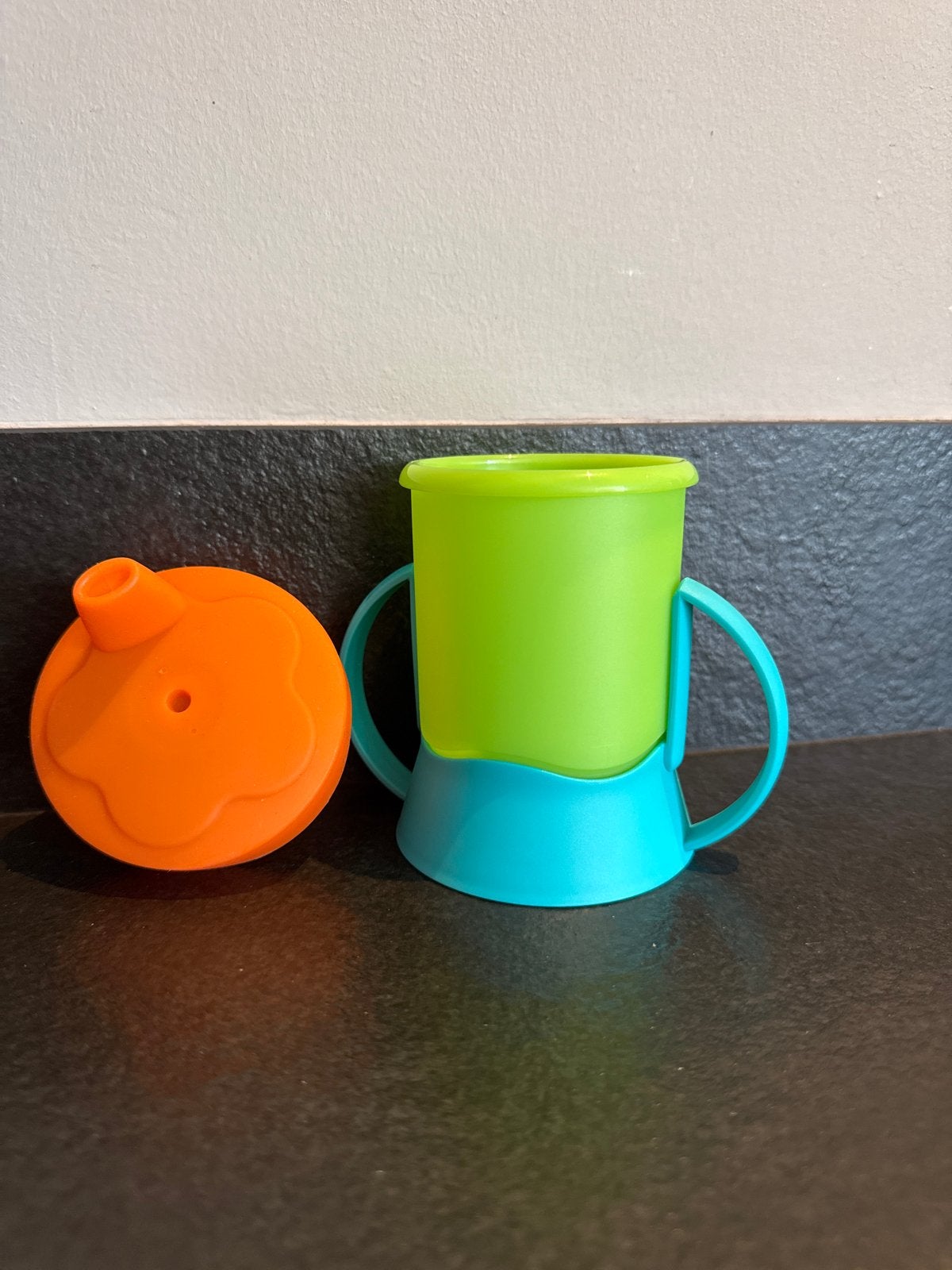 Tupperware Drinkbeker met handvatten en tuitdeksel, Overige merken, Nieuw, Ophalen of Verzenden, Drinkbeker