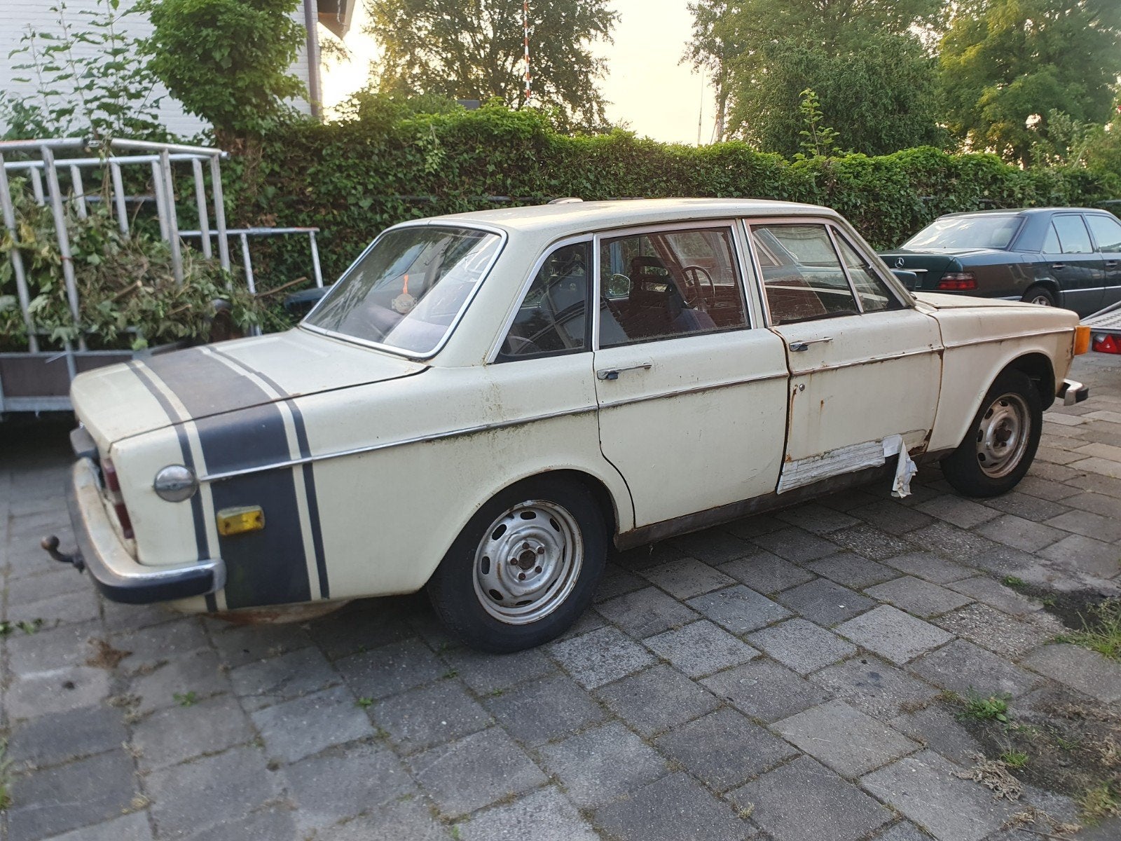 Volvo 144 2.0 1968 Beige opknapper apk / belastingvrij LPG, Achterwielaandrijving, Beige, Bedrijf, Handgeschakeld