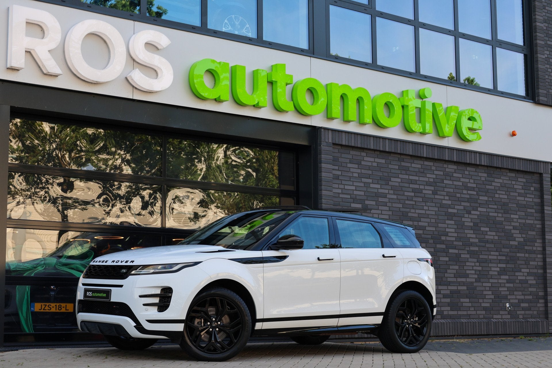 Land Rover Range Rover Evoque 1.5 P300e AWD R-Dynamic SE | P, Auto's, Automaat, Zwart, Parkeersensor, 15 kWh