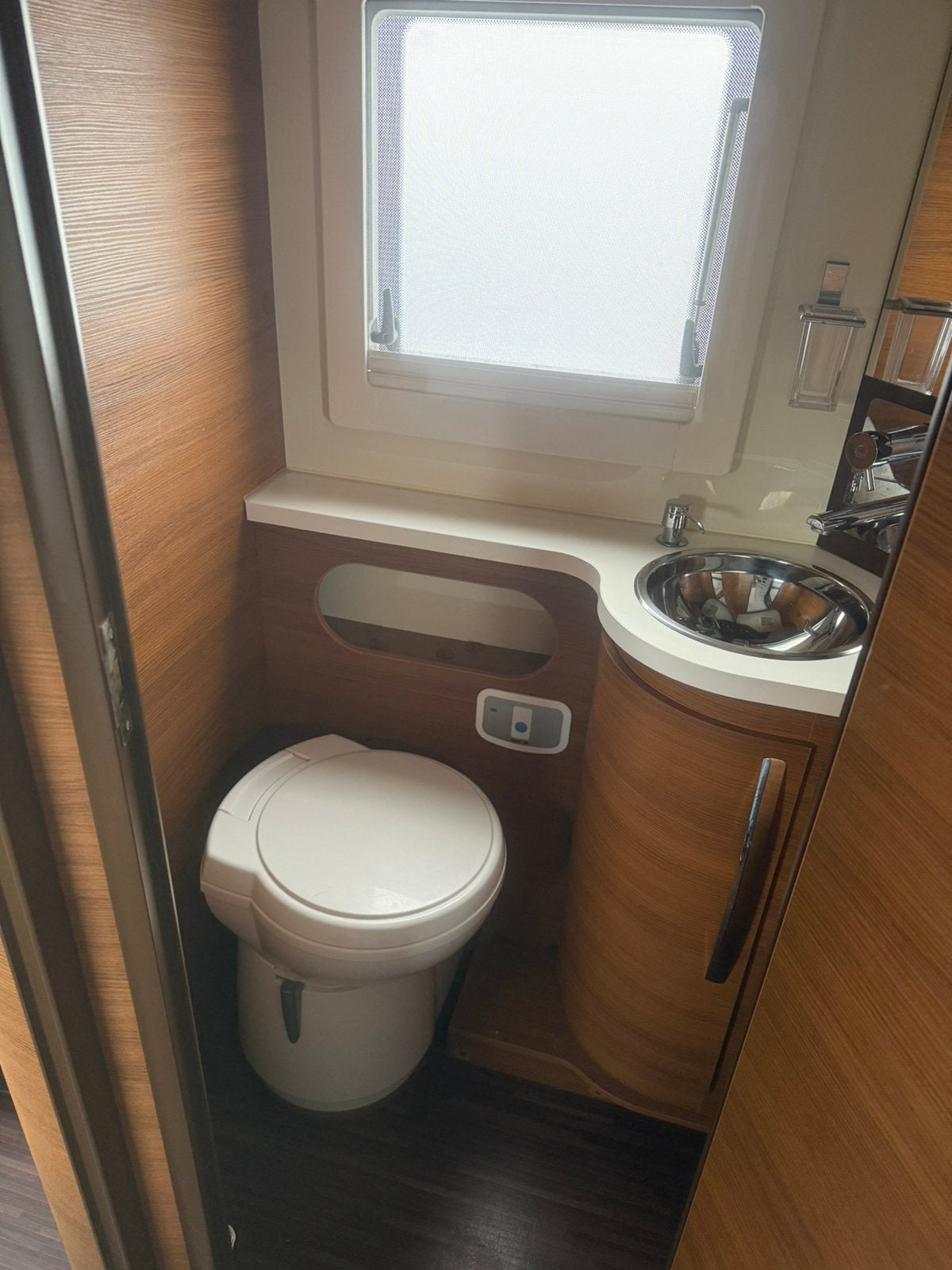 Foto 9 van Elnagh Magnum 30 zeer nette camper