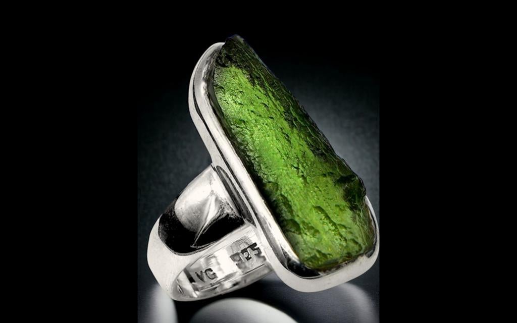 925 sterling zilveren ring met Moldaviet., Met kristal, Verzenden, Nieuw, 17 tot 18