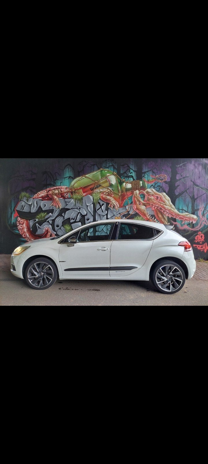 Citroën DS4 THP 200 Sport Chic '11 *DEFECT!*, Auto's, Citroën, Voorwielaandrijving, 1250 kg, 4 cilinders, Wit