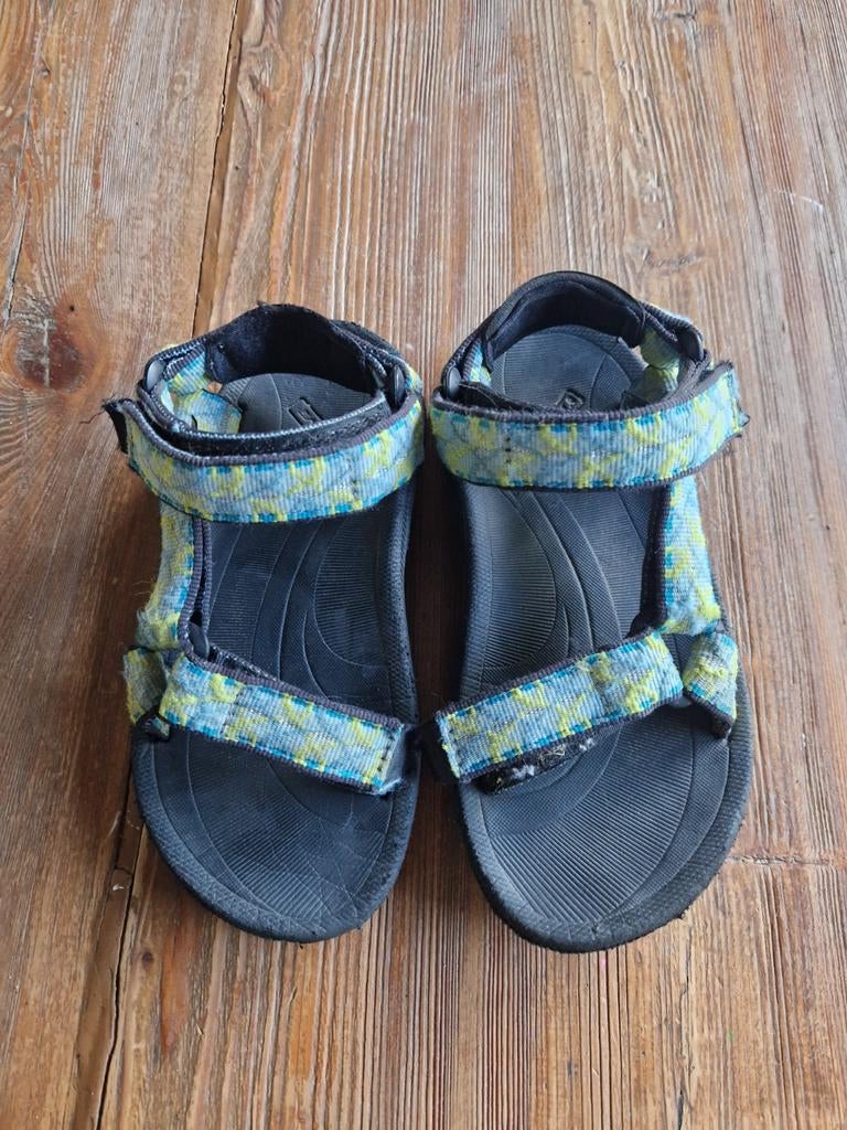 Teva sandalen maat 29, Kinderen en Baby's, Kinderkleding | Schoenen en Sokken, Jongen of Meisje, Schoenen, Zo goed als nieuw, Teva