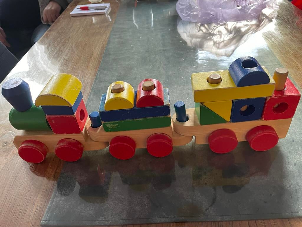 Houten trein met gekleurde blokken, Ophalen of Verzenden, Zo goed als nieuw