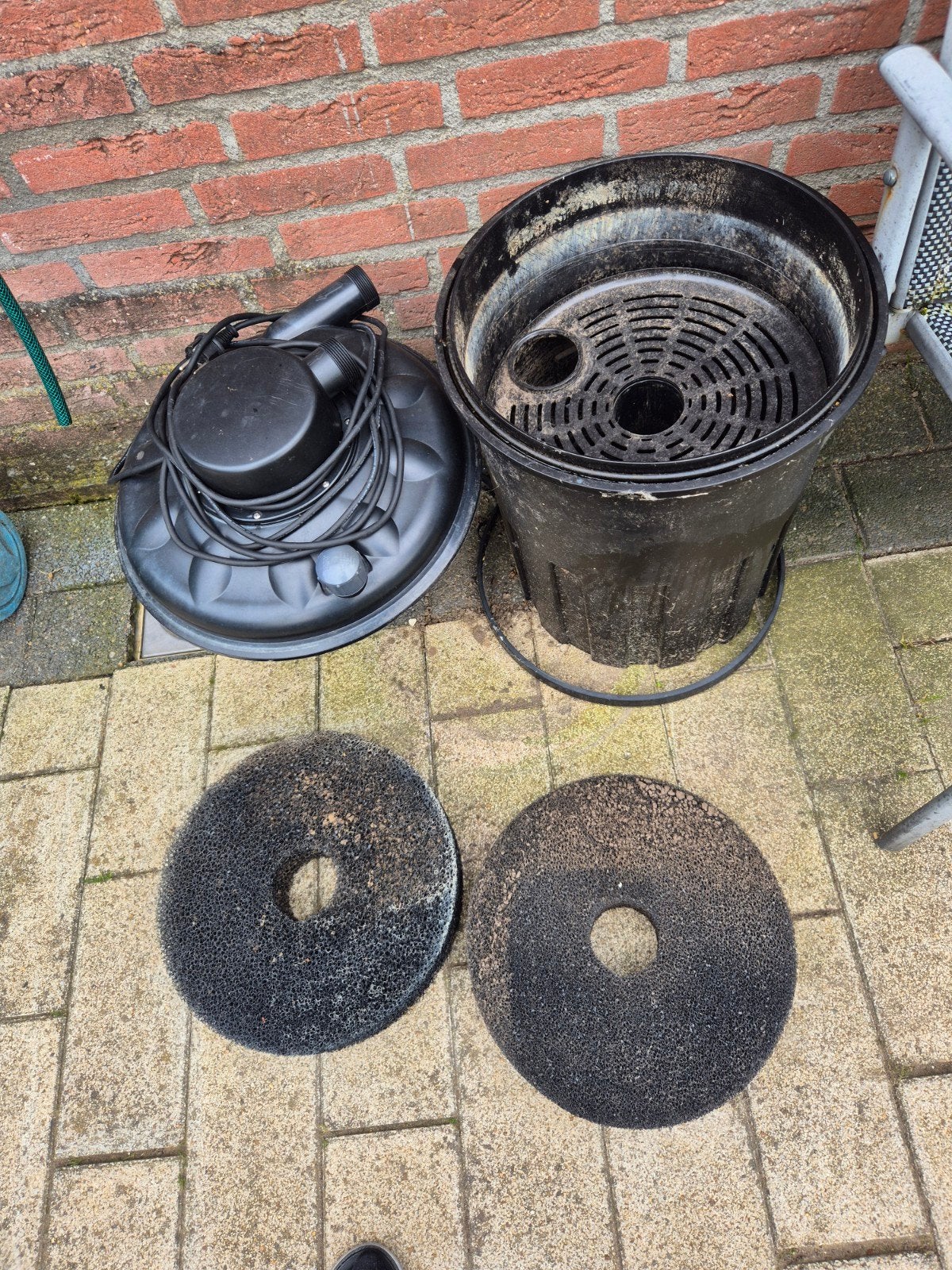 Vijverfilter met pomp en filtermedia, Ophalen of Verzenden, Gebruikt, Vijverfilter