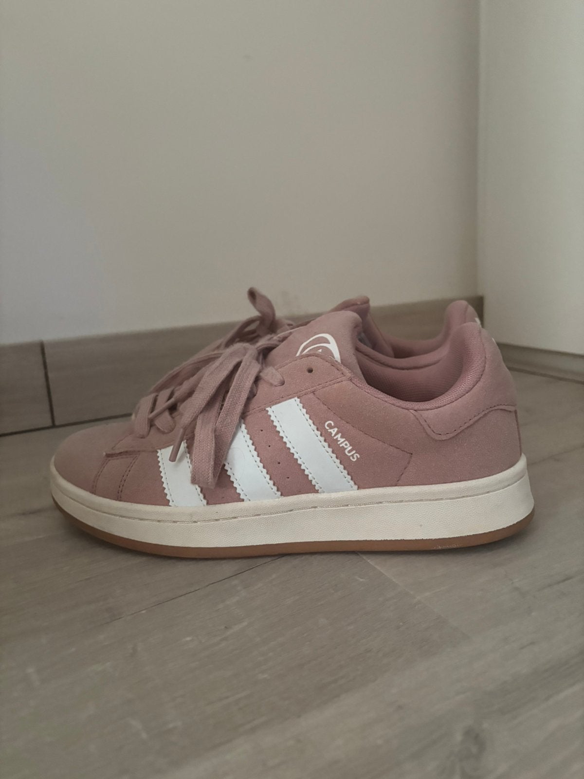 adidas campus, Ophalen of Verzenden, Roze, Sneakers of Gympen, Zo goed als nieuw