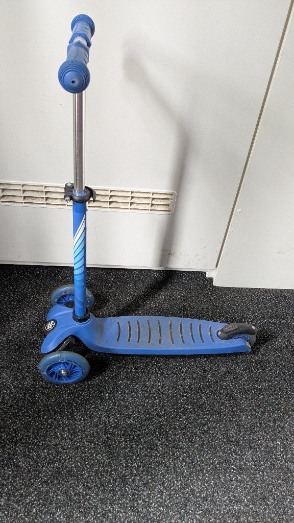 Playtive tri - step 3 wielen Blauw Met LED, Kinderen en Baby's, Speelgoed | Buiten | Voertuigen en Loopfietsen, Ophalen, Gebruikt