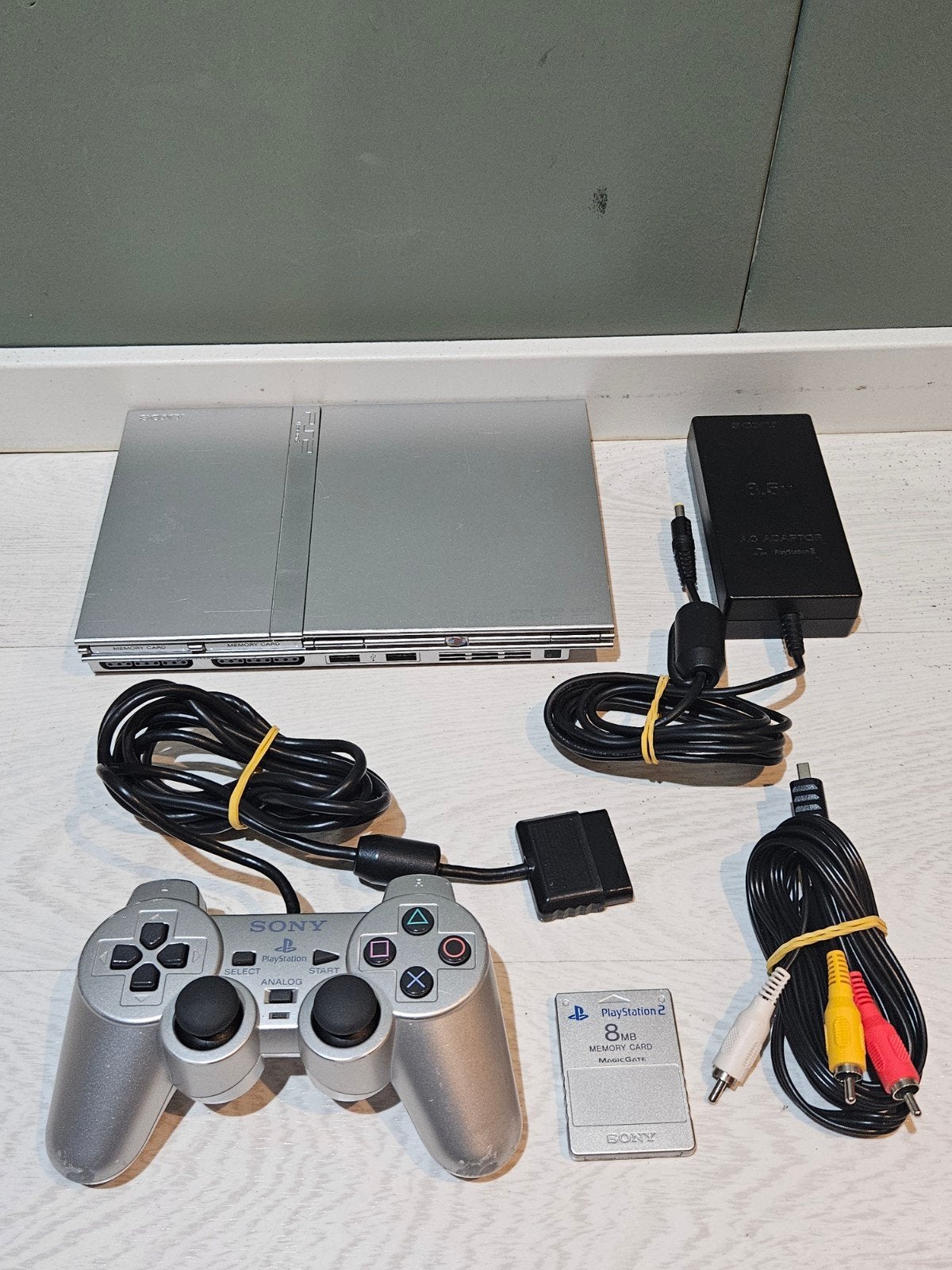 Sony PS2 Slim Satin Silver, Gebruikt, Ophalen of Verzenden, Met geheugenkaart, Met 1 controller
