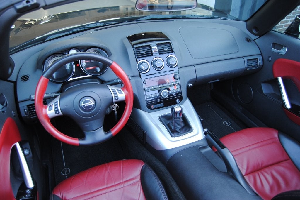 Opel GT 2.0 Turbo ECOTEC (bj 2009), Auto's, 1998 cc, Achterwielaandrijving, Gebruikt, 264 pk