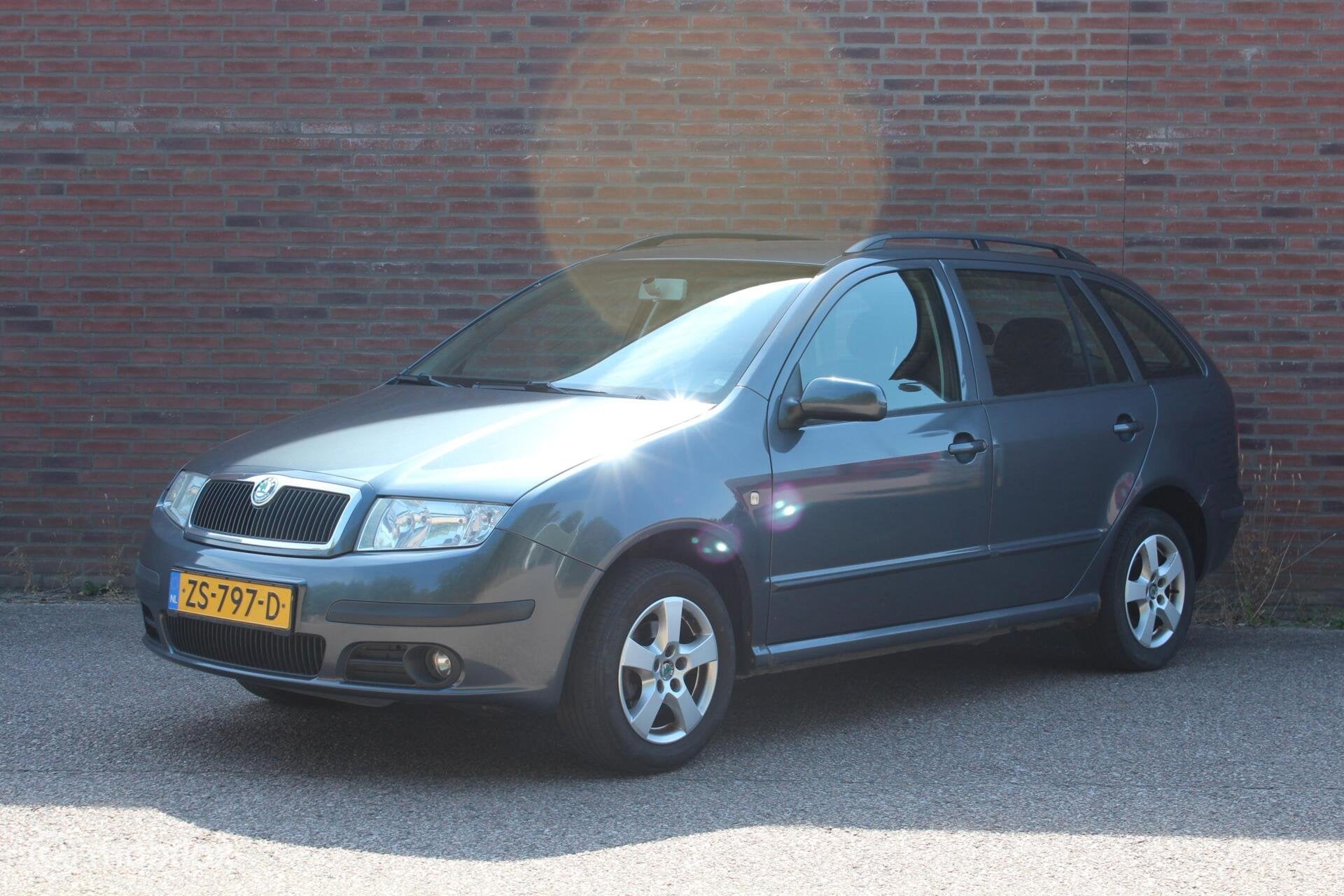 Skoda Fabia Combi 1.4-16V Elegance+|Export Koopje |Geen apk!, Auto's, Skoda, Gebruikt, 4 cilinders, 49 €/maand, Handgeschakeld