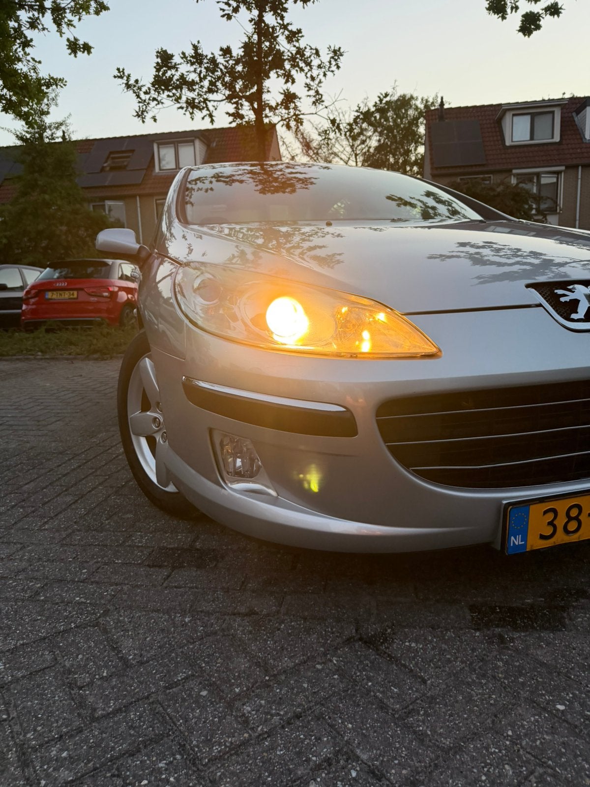 Peugeot 407 2.0 16V AUT 2006 Grijs, Auto's, 1800 kg, Zwart, 4 cilinders, 75 €/maand