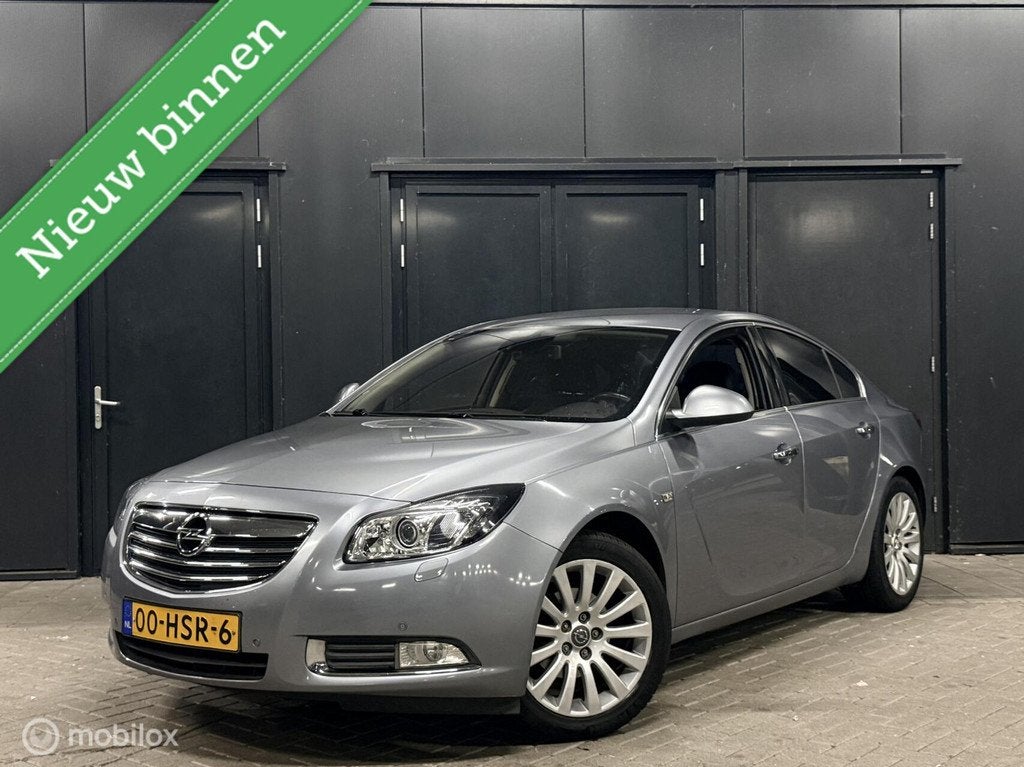 Opel Insignia 1.8 Cosmo/zeer netjes/trekhaak/parkeersensoren, Auto's, Opel, Euro 5, Gebruikt, 4 cilinders, 1796 cc