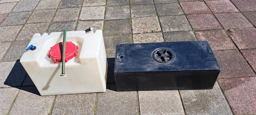 2 watertanks 43L en 53L, Caravans en Kamperen, Ophalen, Zo goed als nieuw