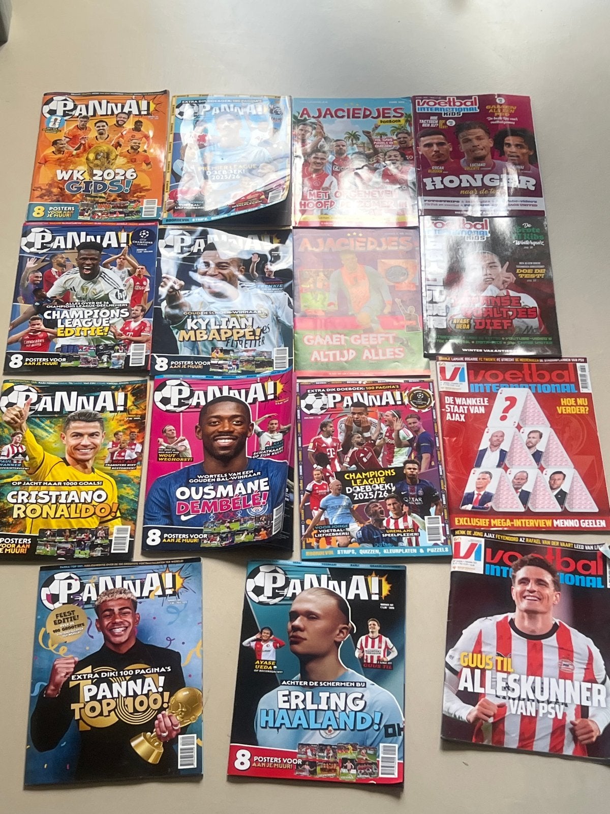 15 voetbaltijdschriften: Panna!, Ajaxciedjes, VI Kids, Boeken, Ophalen of Verzenden, Gelezen, Sport en Vrije tijd