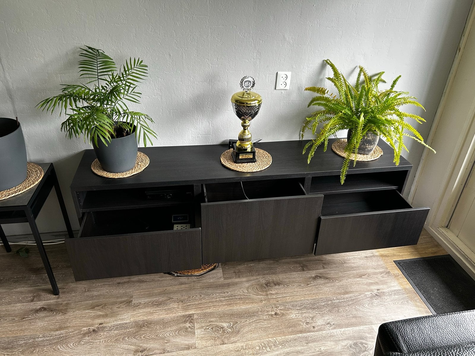 IKEA TV meubel met 3 lades - Hangend - Zo goed als nieuw, Ophalen, 150 tot 200 cm, Zo goed als nieuw, Minder dan 100 cm