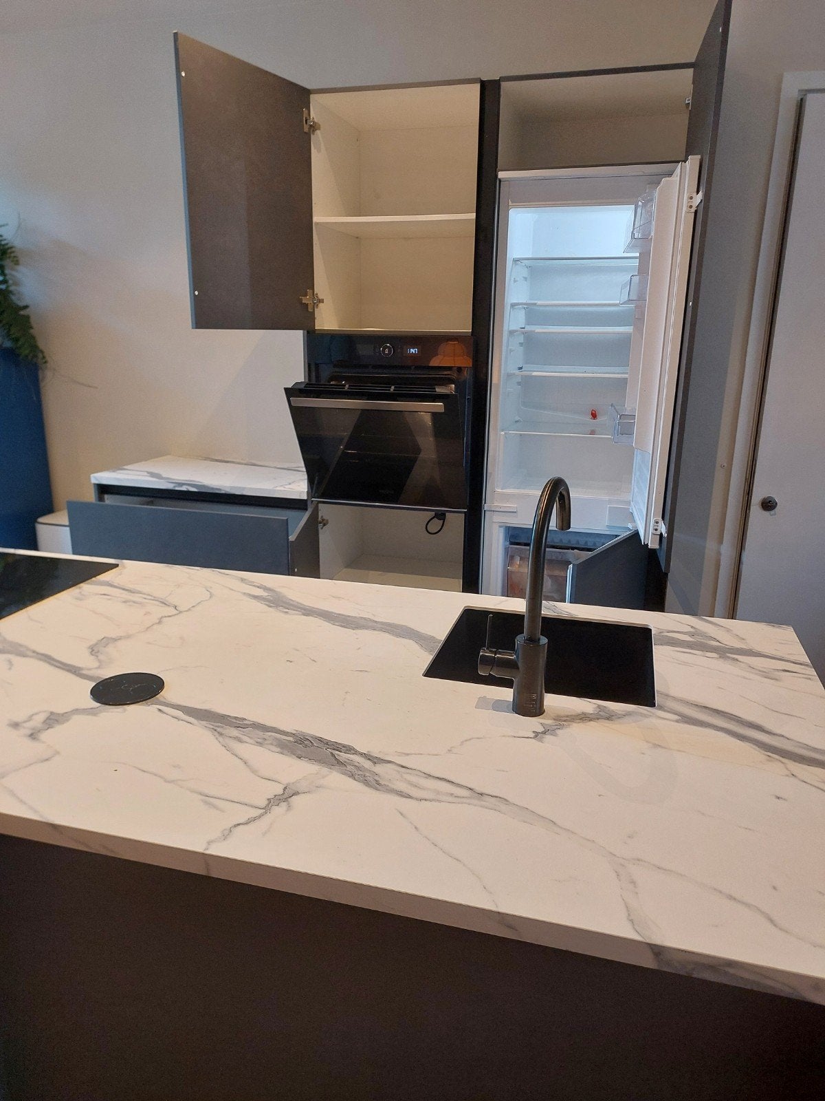 Brugman keuken met Eiland incl.apparatuur en garantie !!!!!!, Greeploos, Overige typen, Ophalen of Verzenden, Zo goed als nieuw