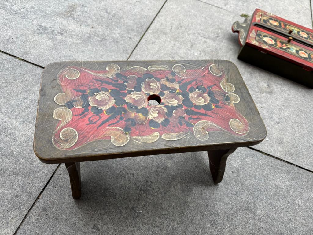 Antiek Rosemaling Noorse volkskunst krukje Scandinavische, Gebruikt, ., Ophalen of Verzenden, Rosemaling noorse volkskunst
