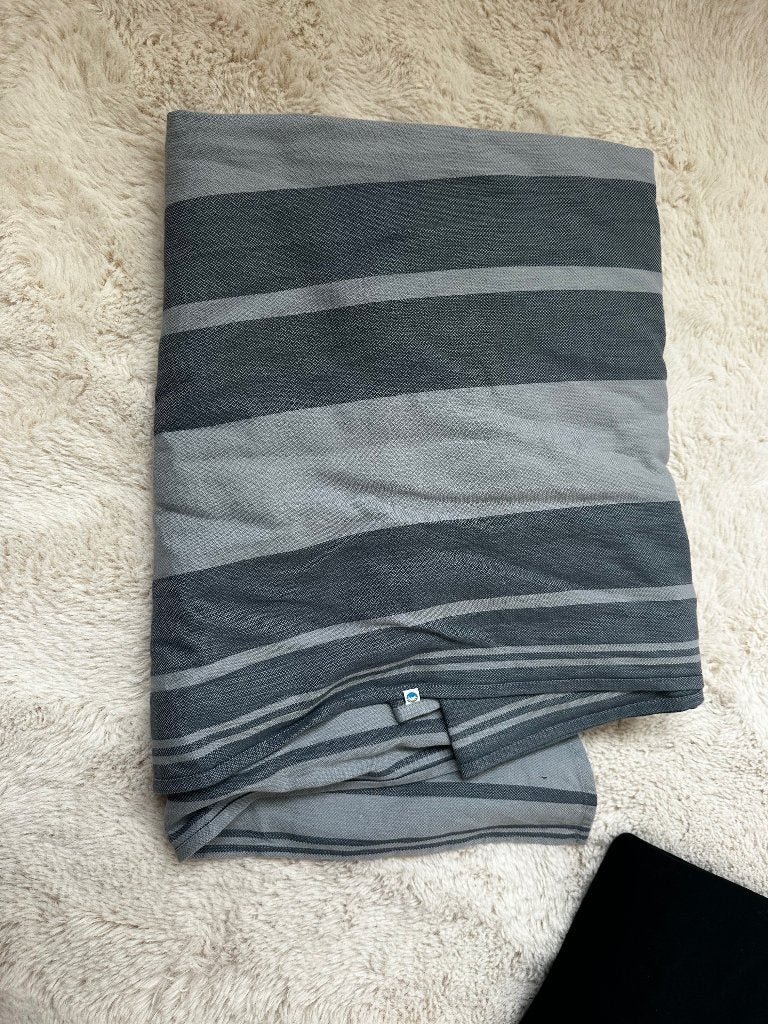 Draagdoek little frog grijs gestreept NIEUW, Kinderen en Baby's, Babydragers en Draagdoeken, Overige merken, Draagdoek, Nieuw