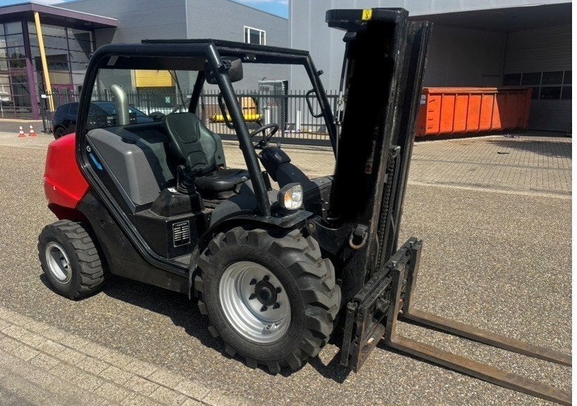 MANITOU MC25-4D, Ophalen, Zo goed als nieuw
