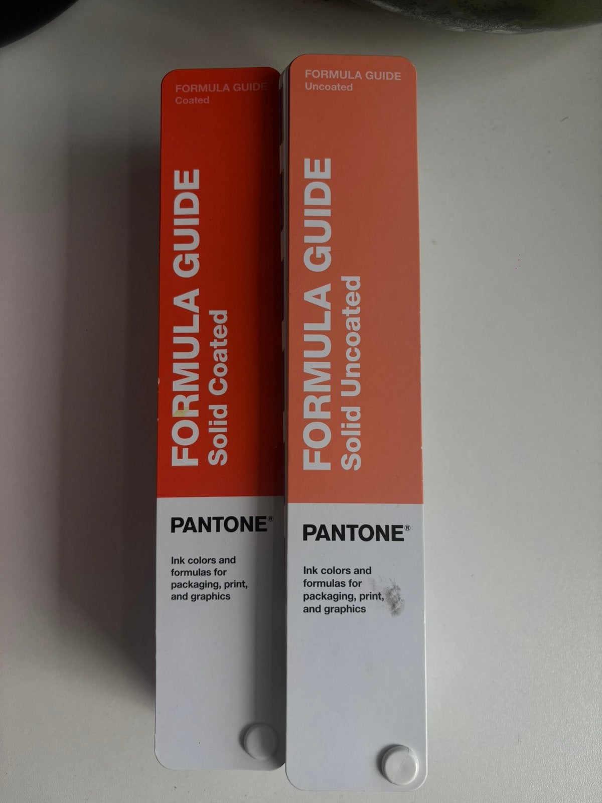 Pantone Formula Guide Solid Coated & Uncoated, Ophalen of Verzenden, Zo goed als nieuw