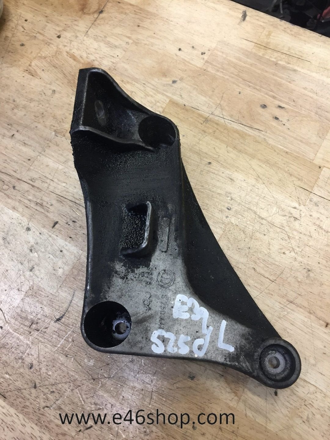 Motorsteun houderplaat BMW M57 oe 6750441, Auto-onderdelen, Gebruikt, -, -, Ophalen of Verzenden