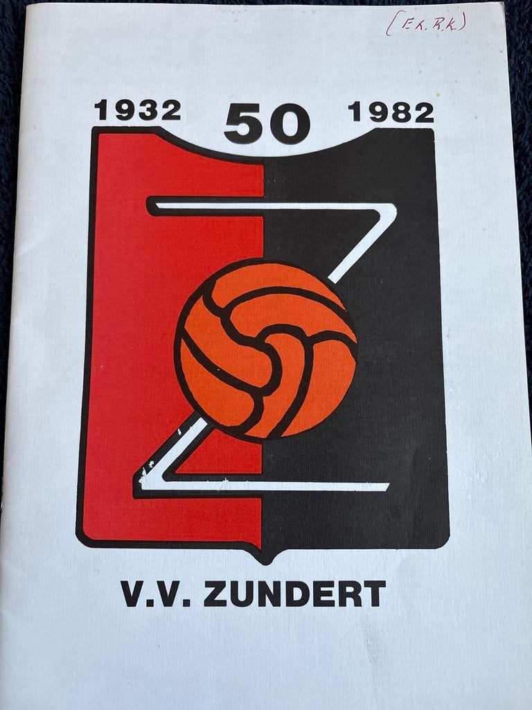 Jubileumuitgave V.V. Zundert 1932-1982 - 50 jaar voetbal, Verzamelen, Ophalen of Verzenden, Zo goed als nieuw