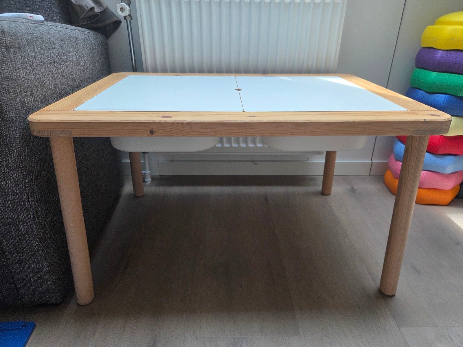 IKEA kinderbureau met opbergbakken, Ophalen, Gebruikt, Tafel(s)
