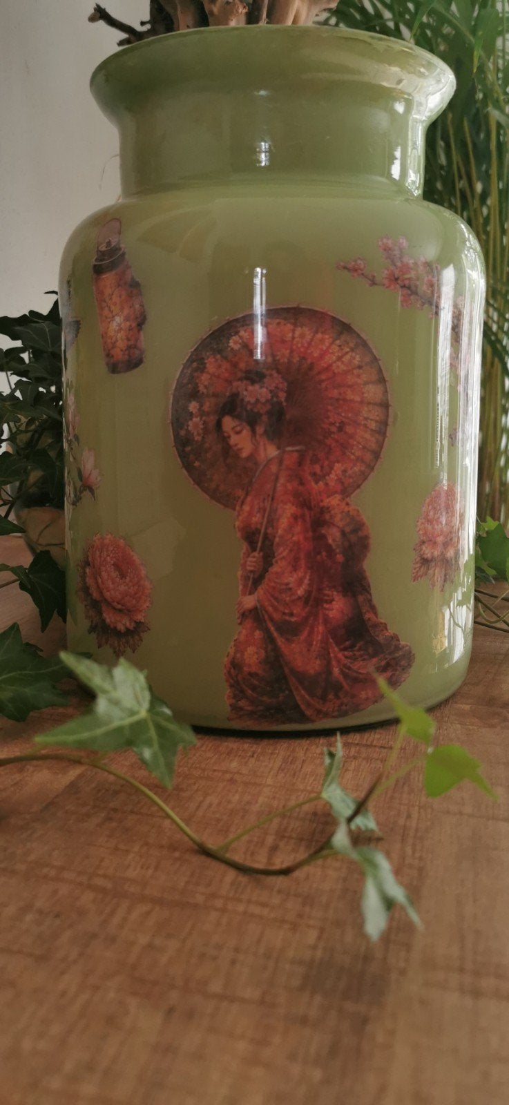 Unieke vaas met reverse decoupage - Japanse stijl, Huis en Inrichting, Woonaccessoires | Vazen, Ophalen