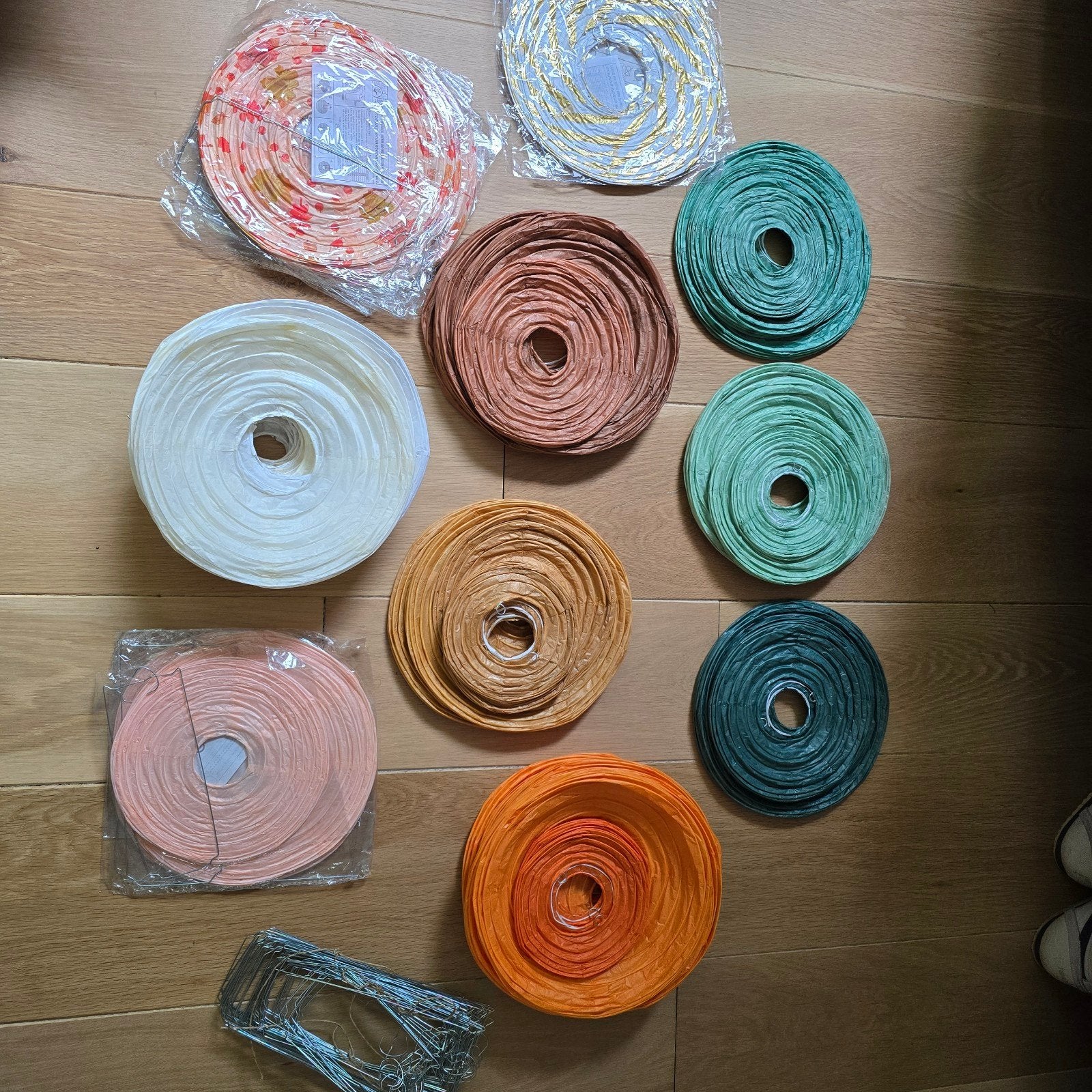 Lampionnen in diverse kleuren en maten - ca. 50-55 stuks, Huis en Inrichting, Woonaccessoires | Overige, Ophalen of Verzenden