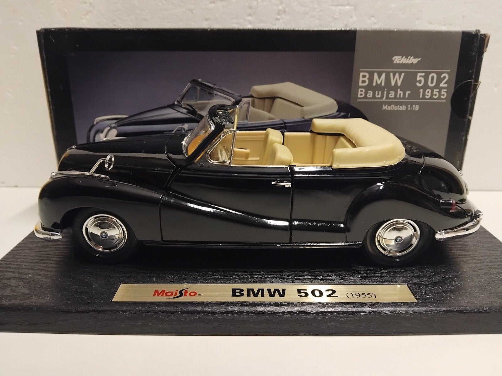 BMW 502 cabriolet zwart 1955 Tchibo metal 1:18 KRD, Ophalen of Verzenden, Zo goed als nieuw, Auto, Maisto