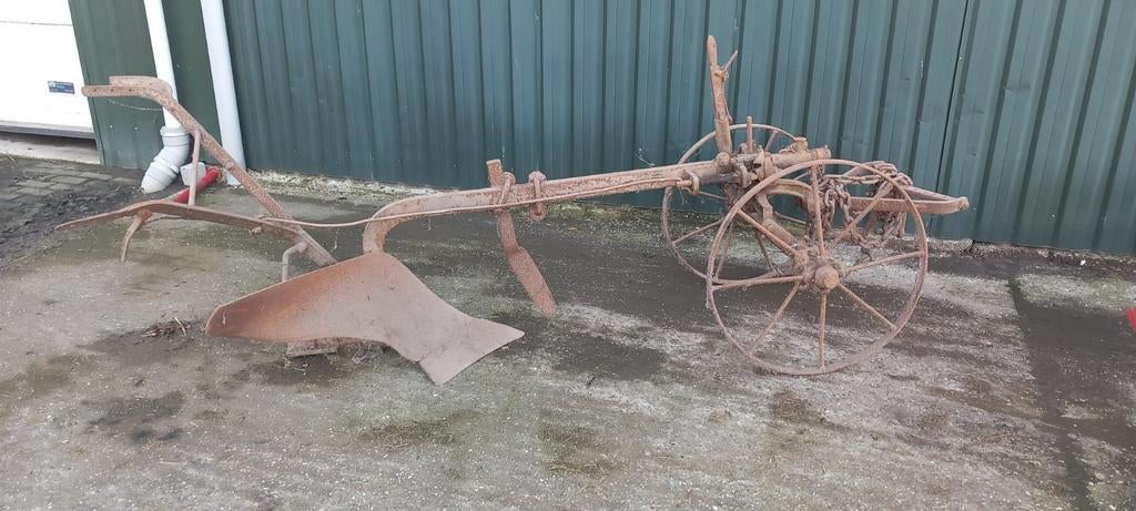 Nostalgische paarden ploeg, Ophalen
